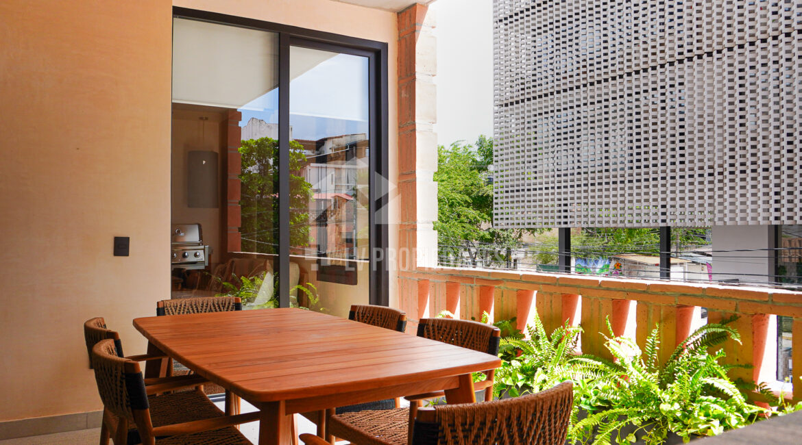 OFRENDA: Tradición Vibrante y Diseño Sublime en la Zona Romántica